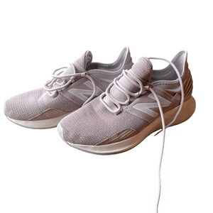 New Balance Women's Fresh Foam ROAV V1 Sneaker